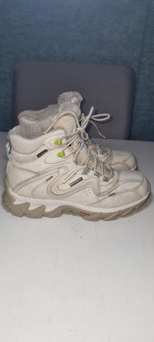 Salomon 41 1/3.   .