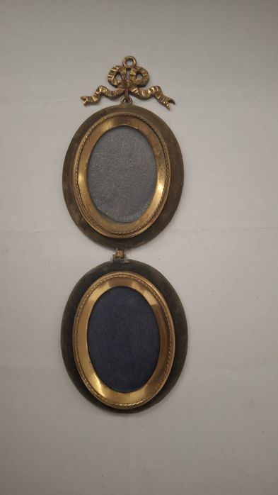 5 miniaturas porta retratos Bronze dourado séc 19 Dona Maria II