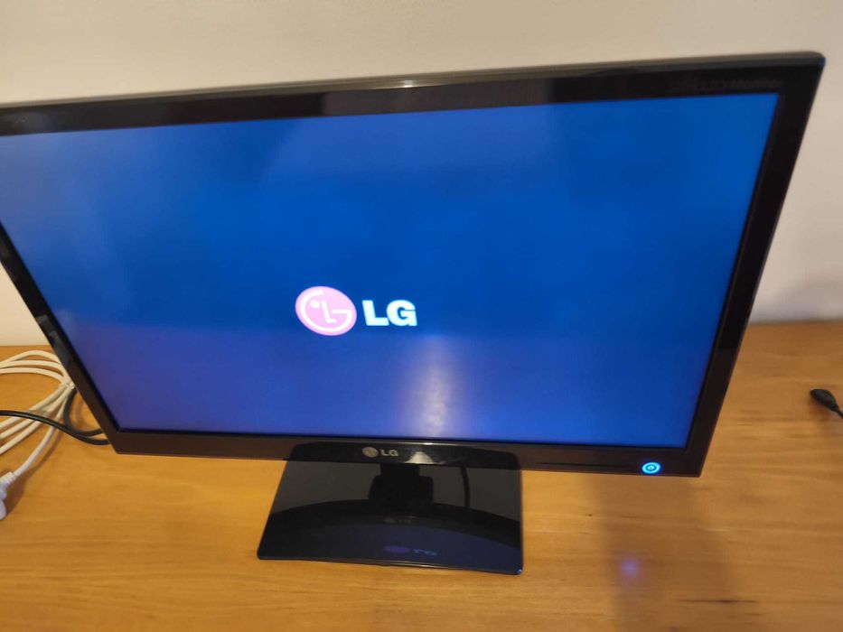 Monitor LG Flatron D2342P-PN 23" Full HD | HDMI/DVI/VGA + Função 3D