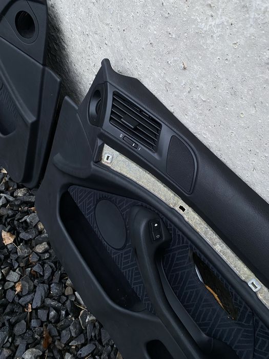 Передні карти БМВ е39 Тканина Карти в двері передні трапчаніBMW e39
