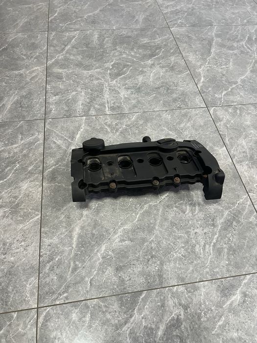 06F103469D VAG Крышка клапанная Volkswagen Jetta 2.0FSi