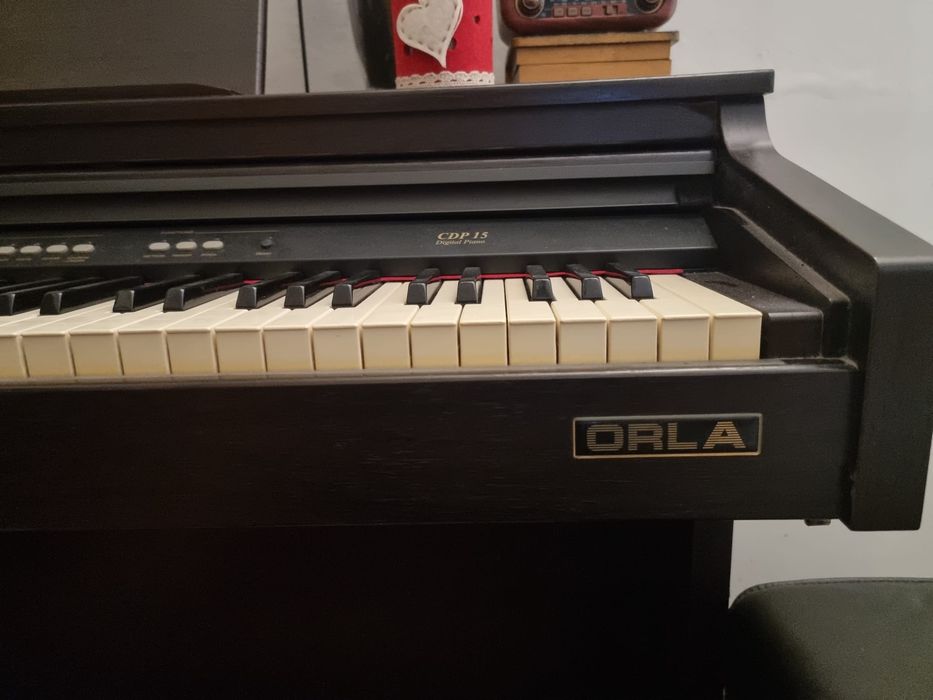 Piano Digital Orla CDP 15, de 2007, excelente para aprendizagem.