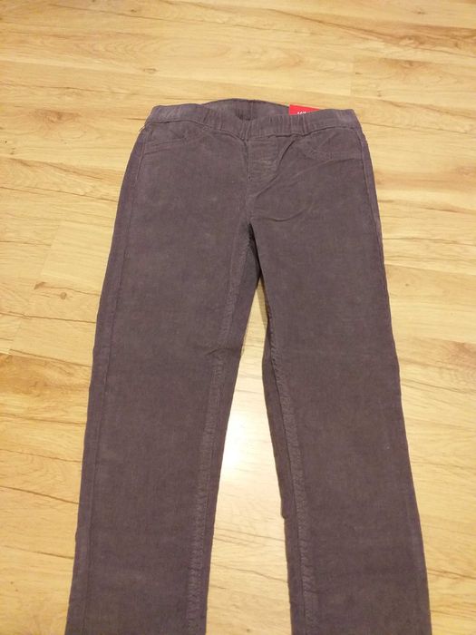 spodnie sztruksowe rozm 140 Nowe z metką