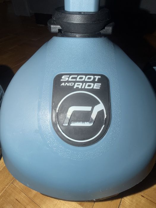 Hulajnoga Scoot and Ride z kaskiem