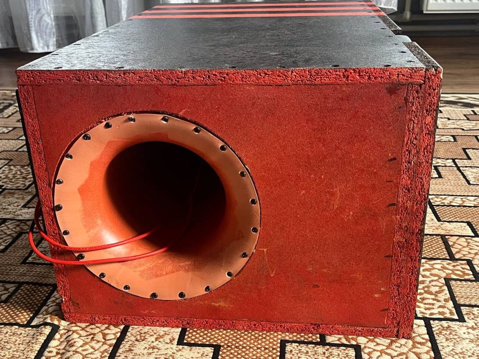 Сабвуфер 12 дюймів