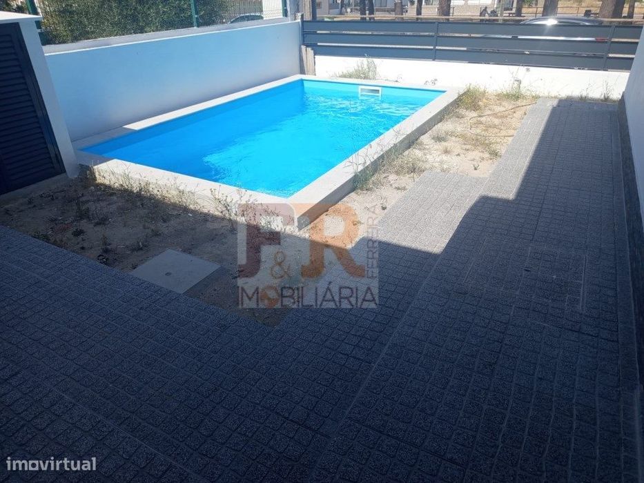 Fantástica Moradia Isolada T3+1 com Piscina Quinta do Conde