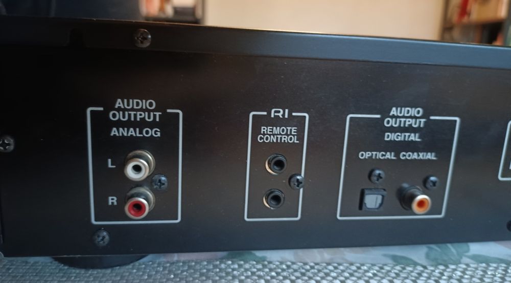Odtwarzacz CD ONKYO C-7030