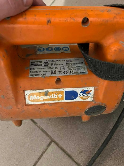 Wibrator do betonu marki BELLE Megavib z buławą