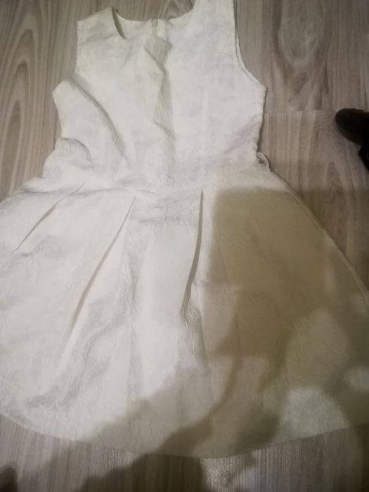 Sukienka biała r 122