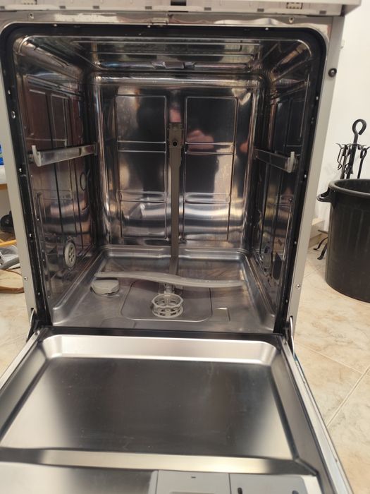 Vendo máquina lavar loiça Hisense