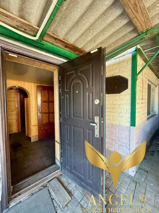 Продаж укомплектованого 2-поверхового заміського будинку  в 5 хв від м. Кропивницький: власний став, сауна та колиба