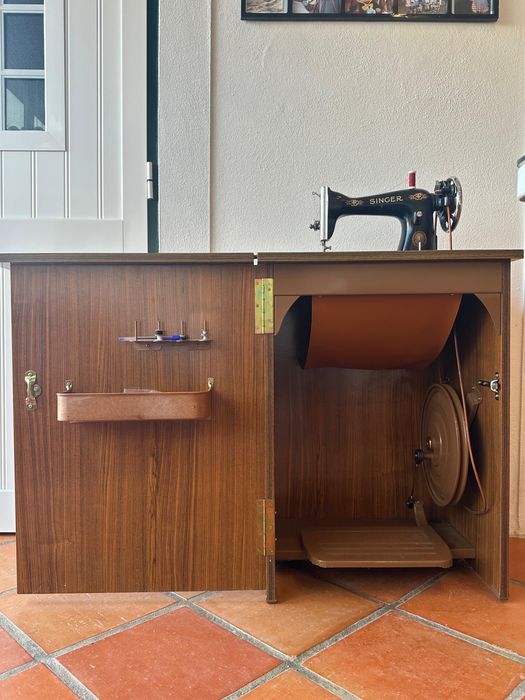 Máquina de costura singer