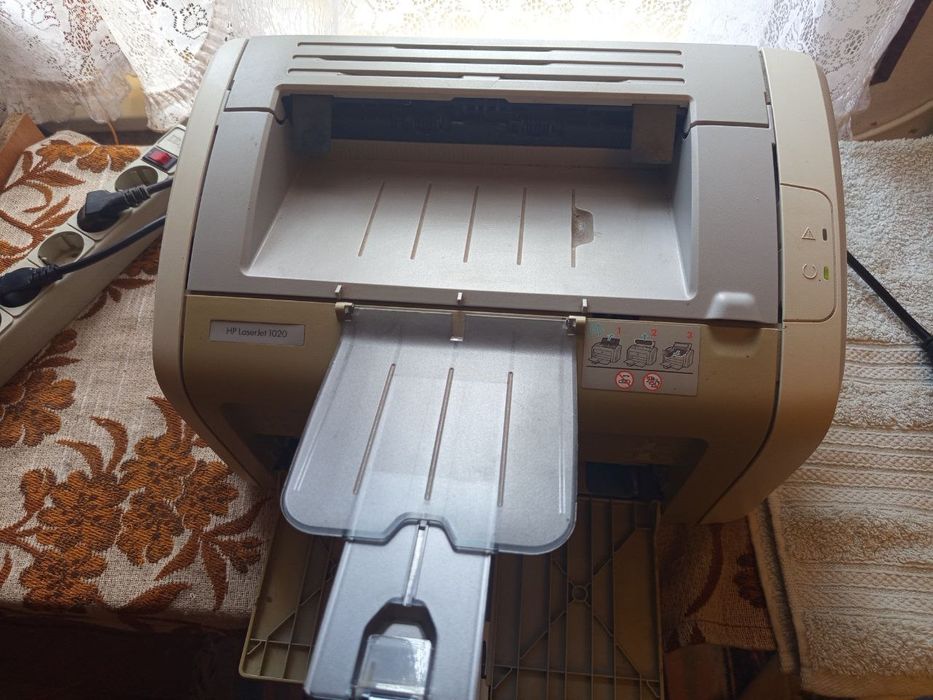 Продам принтер HP LaserJet 1020