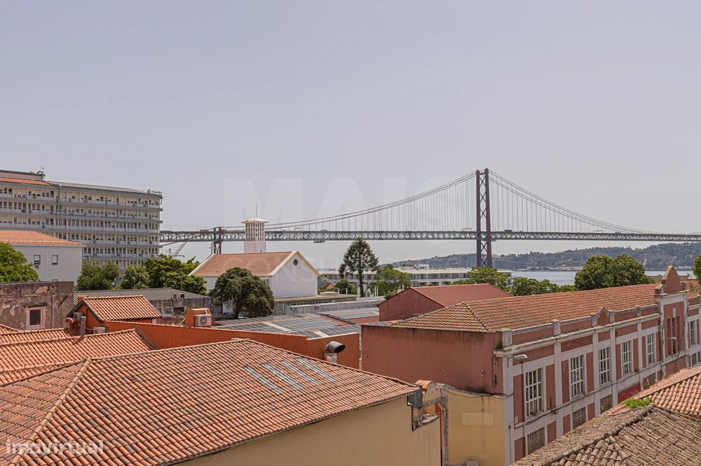 T6 com 130m2 Vista Rio à Rua da Junqueira - Belém