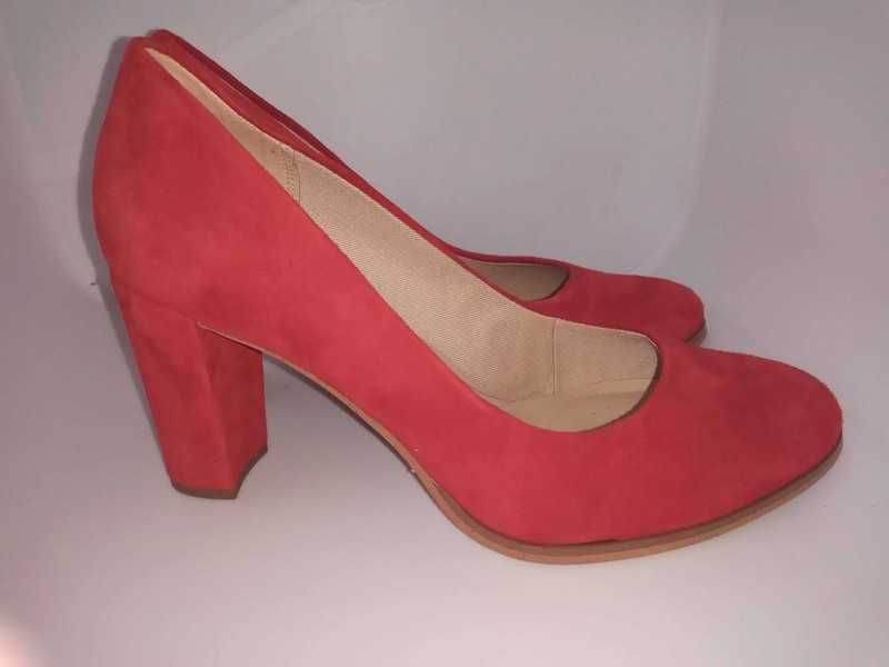Buty marki Clarks klasyczne czółenka