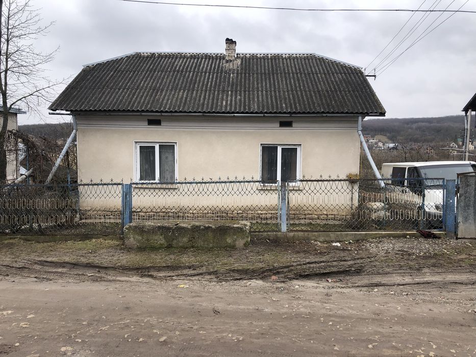 Продам будинок з земельною ділянкою