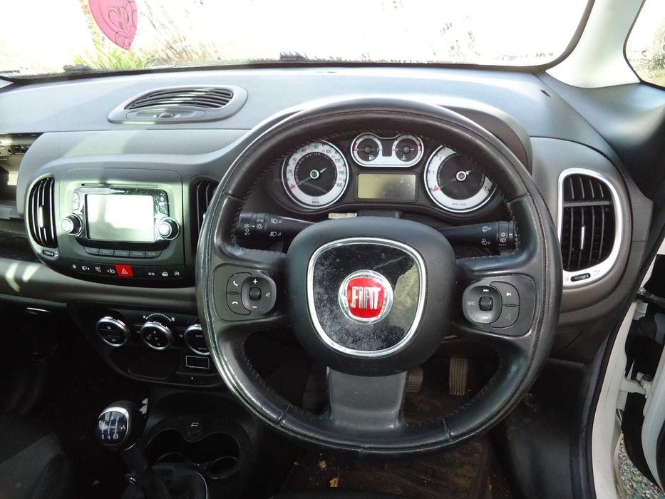 Fiat 500L MPW Lounge 1.3 JTDM 95cv (330A1000) de 2014 só ás peças