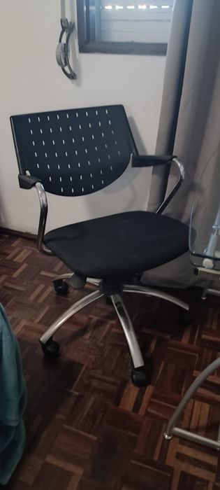Secretária em vidro e cadeira
