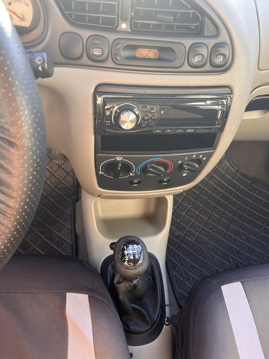 Ford Fiesta 98 verde