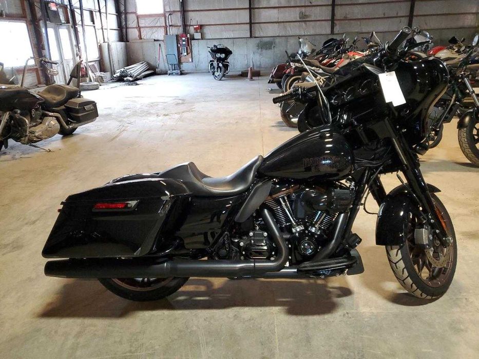Harley-Davidson FLHXST 2023