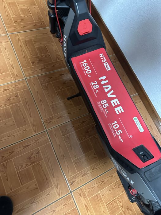 Trotinete Elétrica Usada como Nova + Cadeado e Carregador