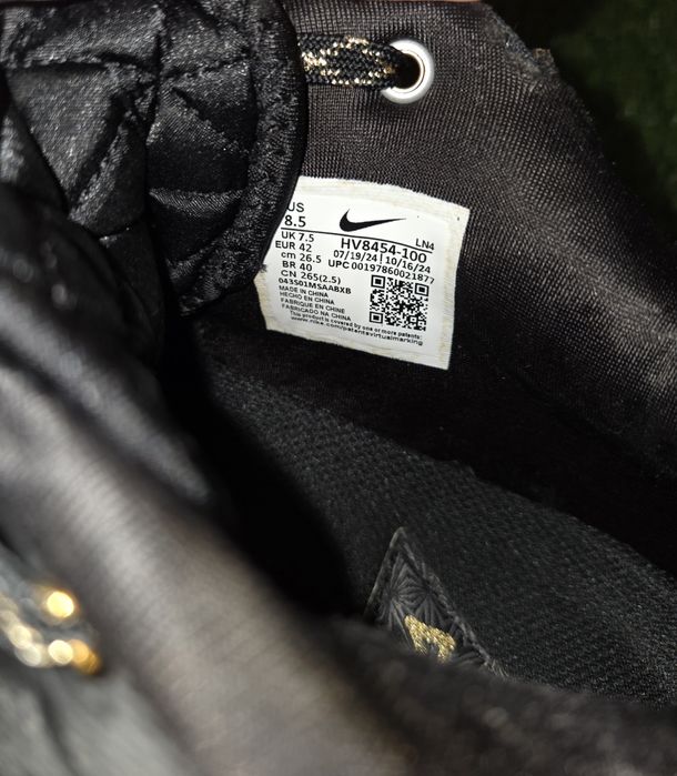 Кросівки LeBron 22