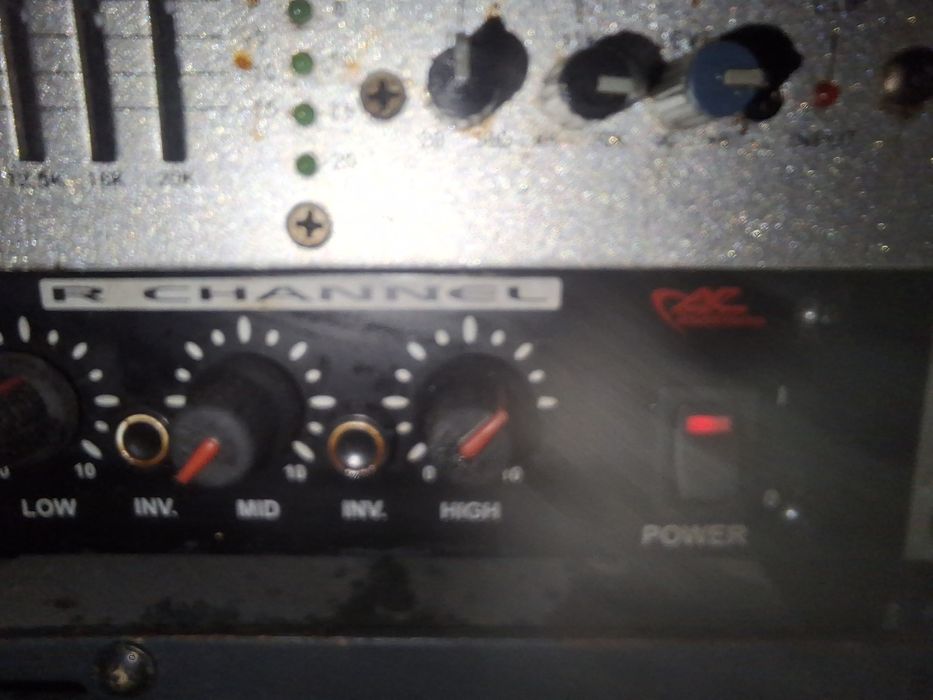 Sistema de Som PA Profissional Electro-Voice DeltaMax + Rack Amplificação