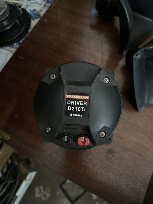 1 corneta com driver JBL Selenium D210Ti 8ohms
