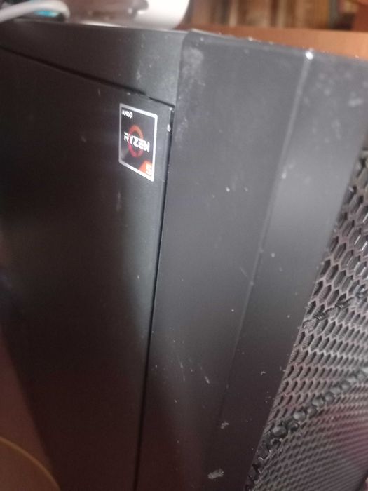 komputer PC Nvidia GTX 1060 6gb, ram 16gb, AMD Ryzen 5 2600 Six-Core 3,4 GHz