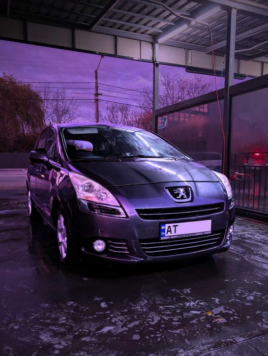 Peugeot 5008 2011