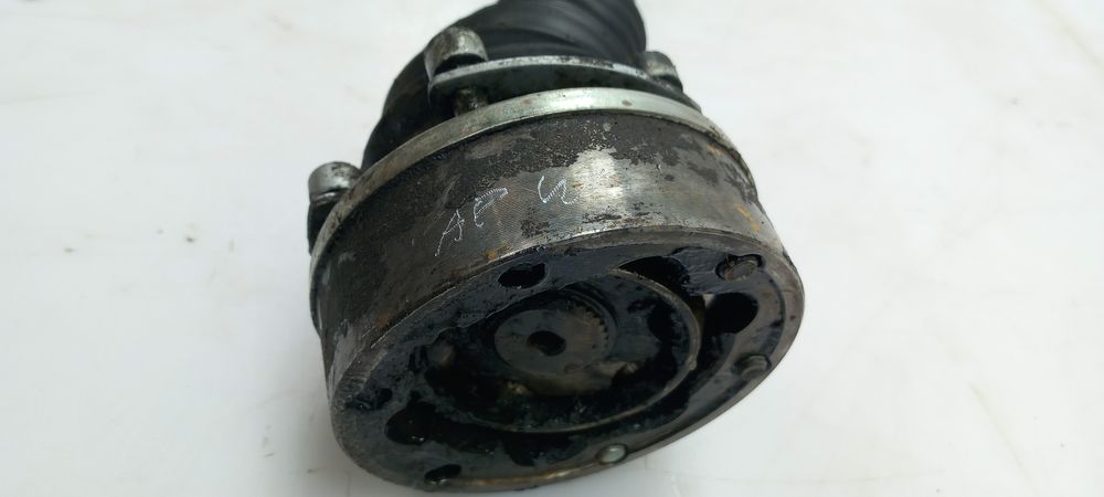 Transmissão frente esquerda SEAT Leon (1P1)