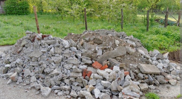 Faço cargas de entulho