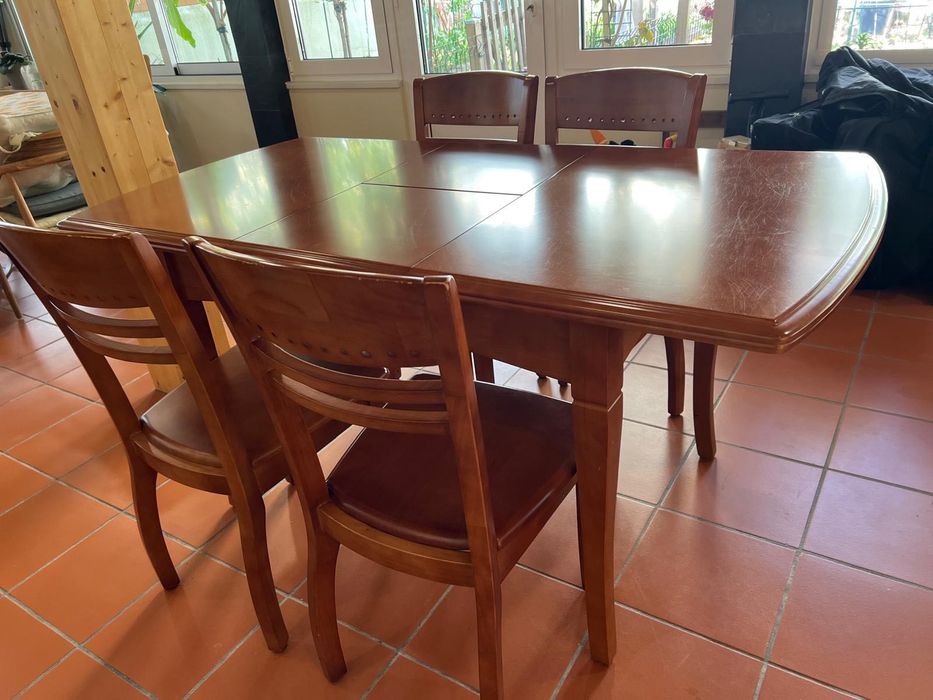 Mesa de jantar extensível de 6 a 8 pessoas + 4 cadeiras