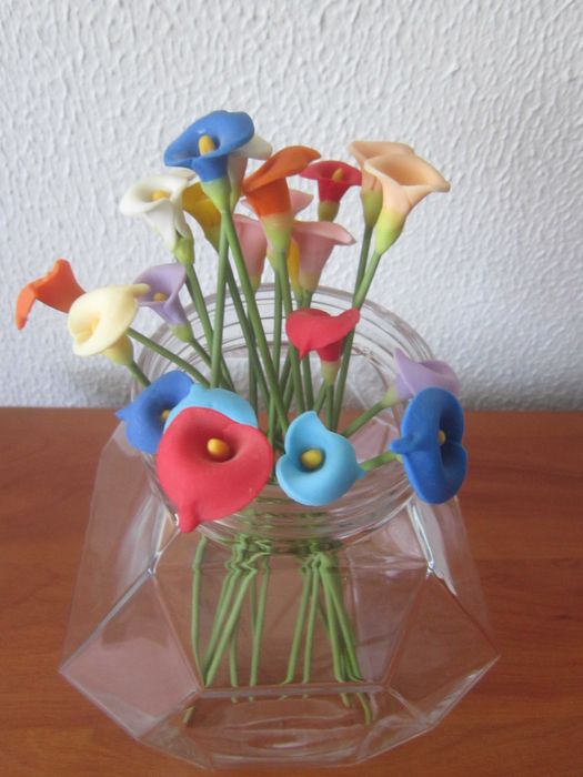 Flores em biscuit várias cores