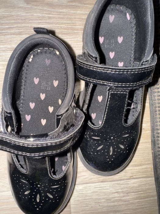 Лакированные туфли на девочку