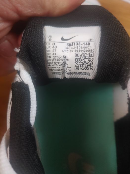 Кроссівки  найк ))