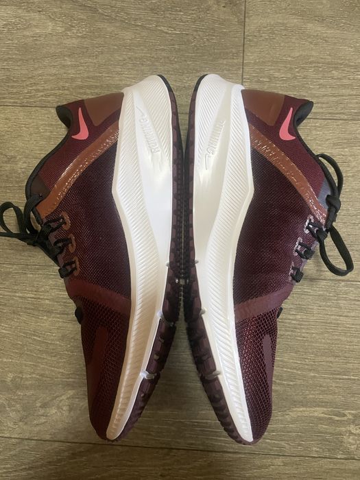 Кросівки жіночі Nike
