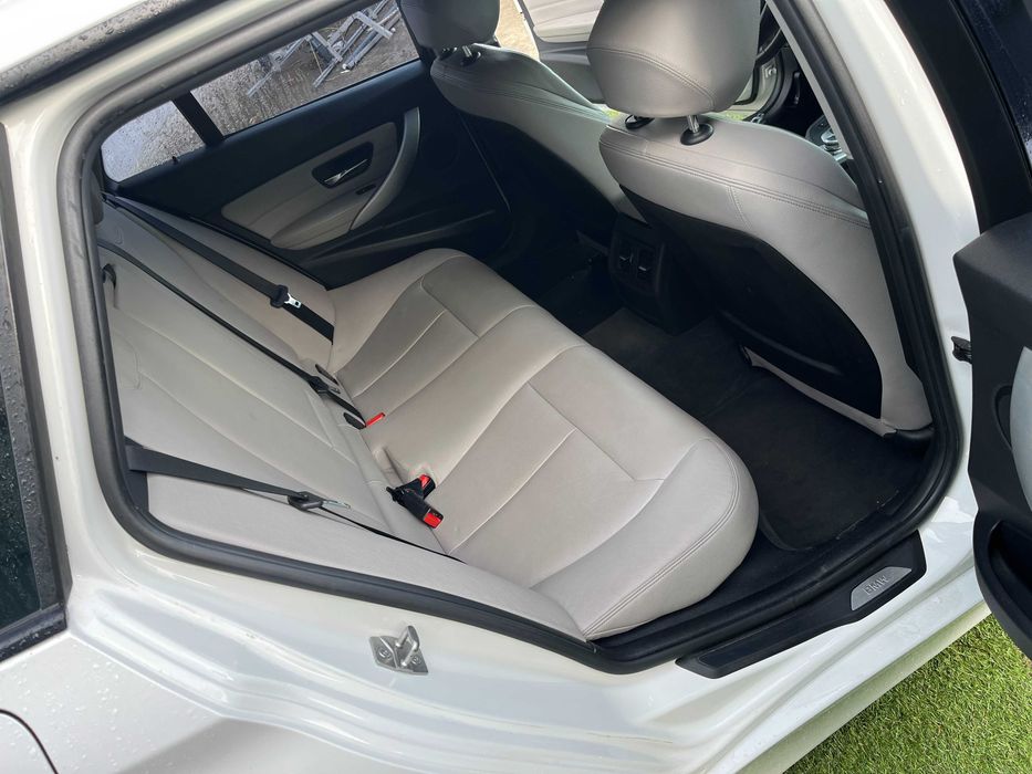 BMW 320D AUTO 2013