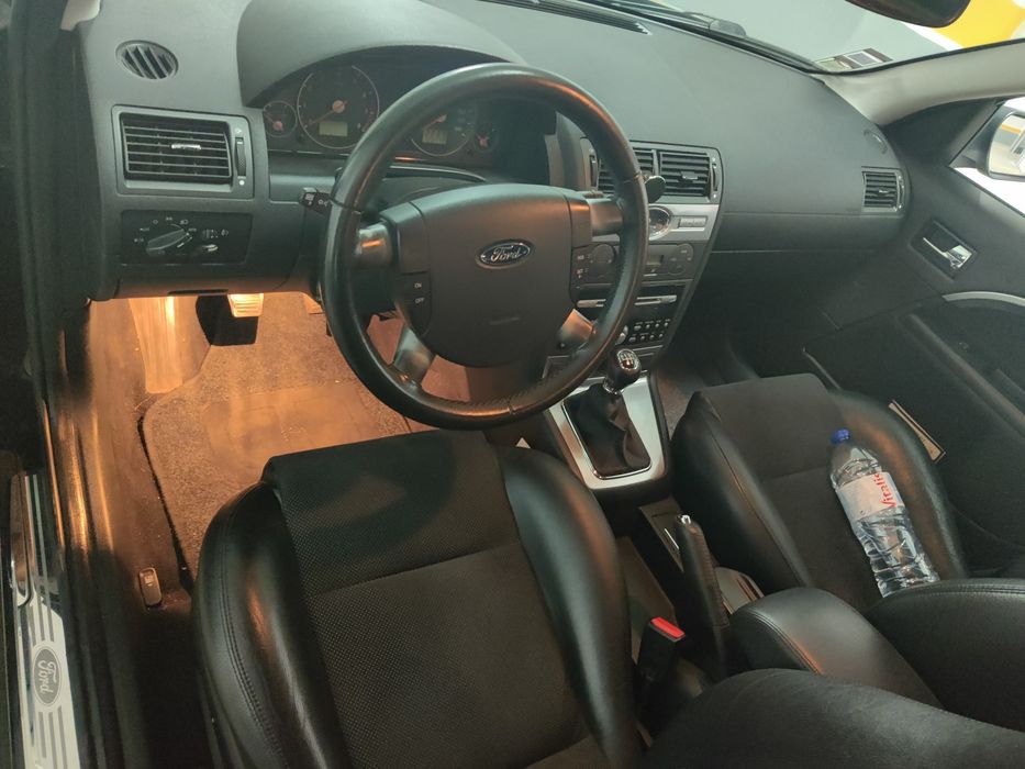 Ford Mondeo 1.8 SCI 130cv Titanium impecável