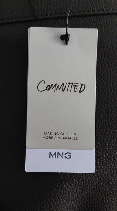 Nowa brązowa listonoszka Mango – elegancki model