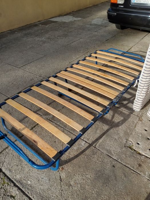 Cama dobrável metal