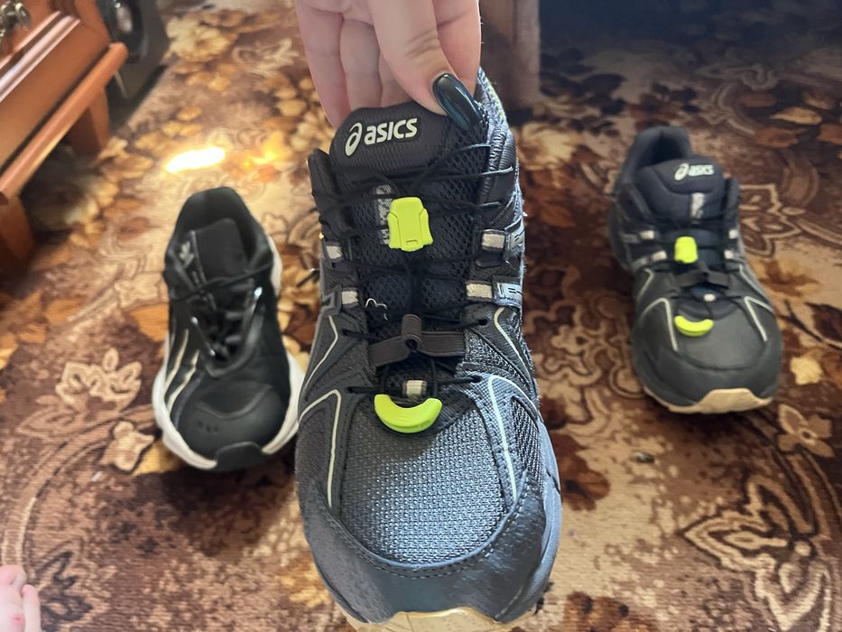 Кросівки ASICS нові