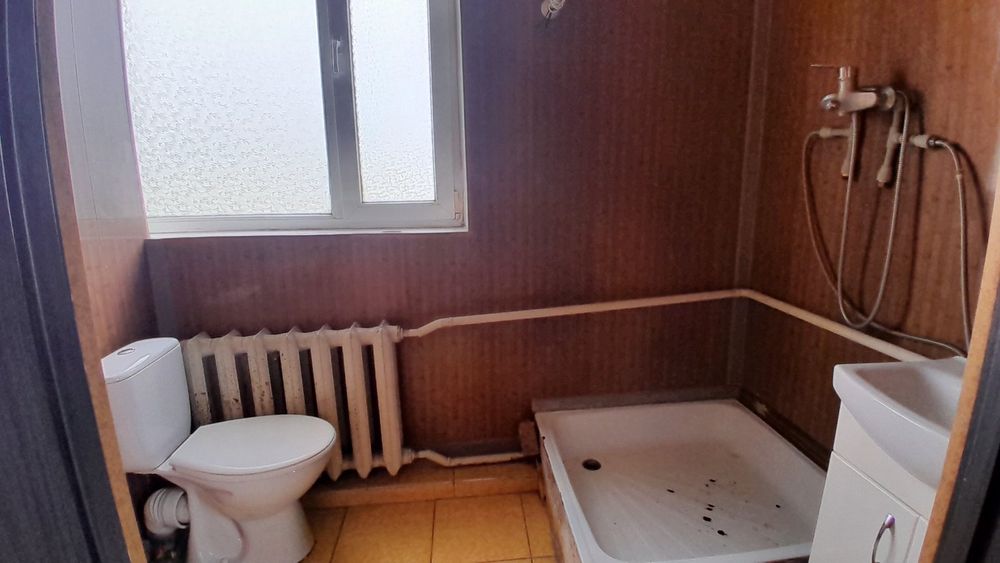 Продається двоповерховий будинок в м. Ананьїв