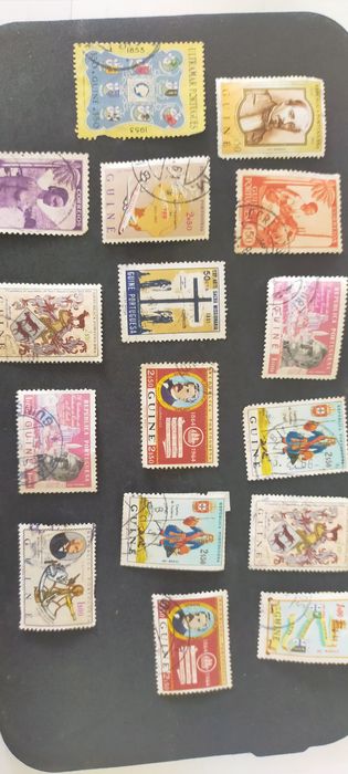 Vendo Selos antigos da  Guiné