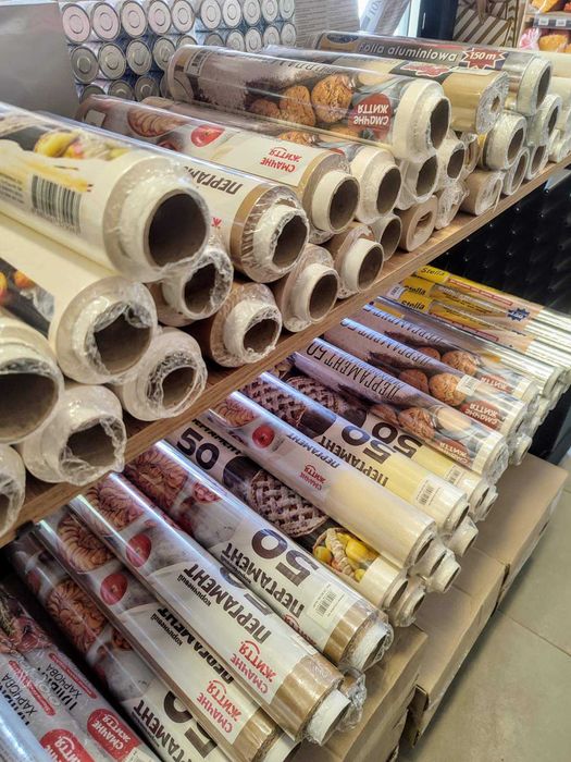 Стретч харчовий, пергамент, фольга, посуд одноразовий.