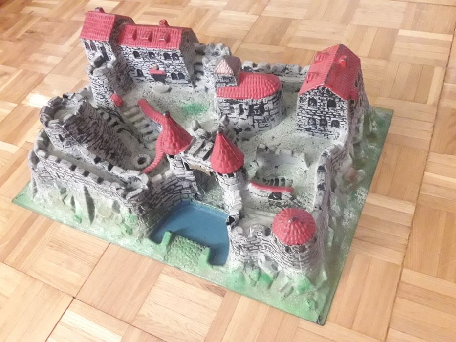 Pałac twierdza zamek dla dzieci zabawka PRL dla lalek