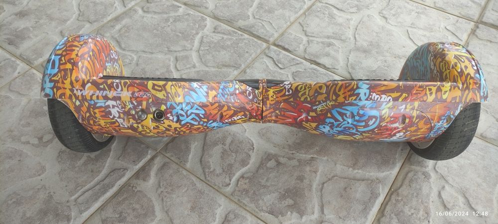 Hoverboard com colunas de som