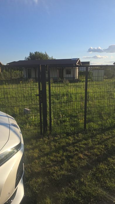 Sprzedam działkę z domkiem nad jeziorem