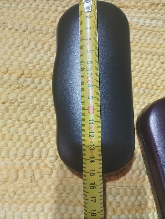 Dwa etui na okulary fielmann