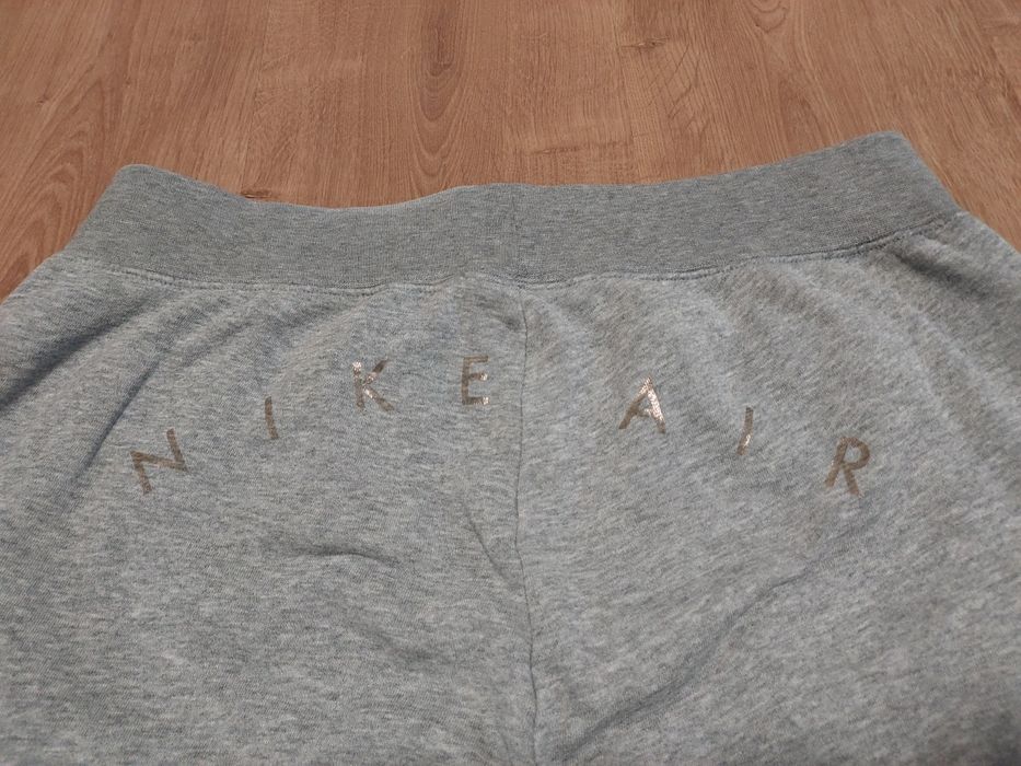 Жіночі спортивні штани джогери nike air